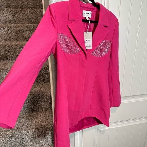 NA-KD PINK STATEMENT LONG BLAZER CRYSTAL DETAILS - Picture 8 of 16